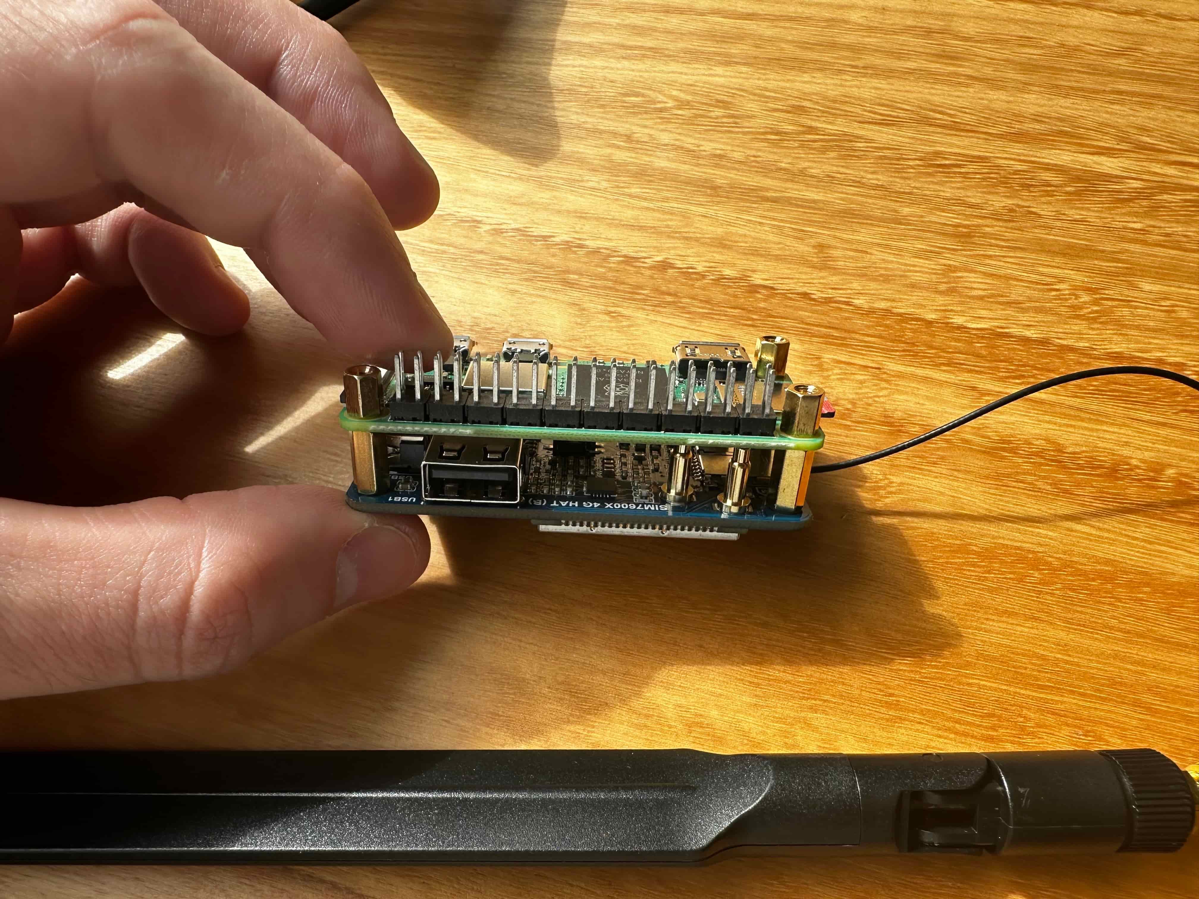 Hat 4G monté sur Raspberry Pi Zero